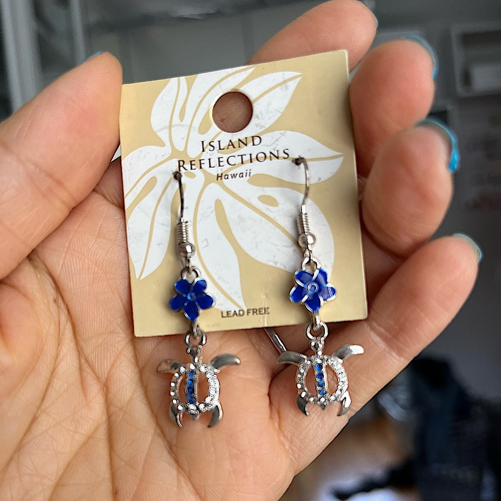 Blue turtle earrings